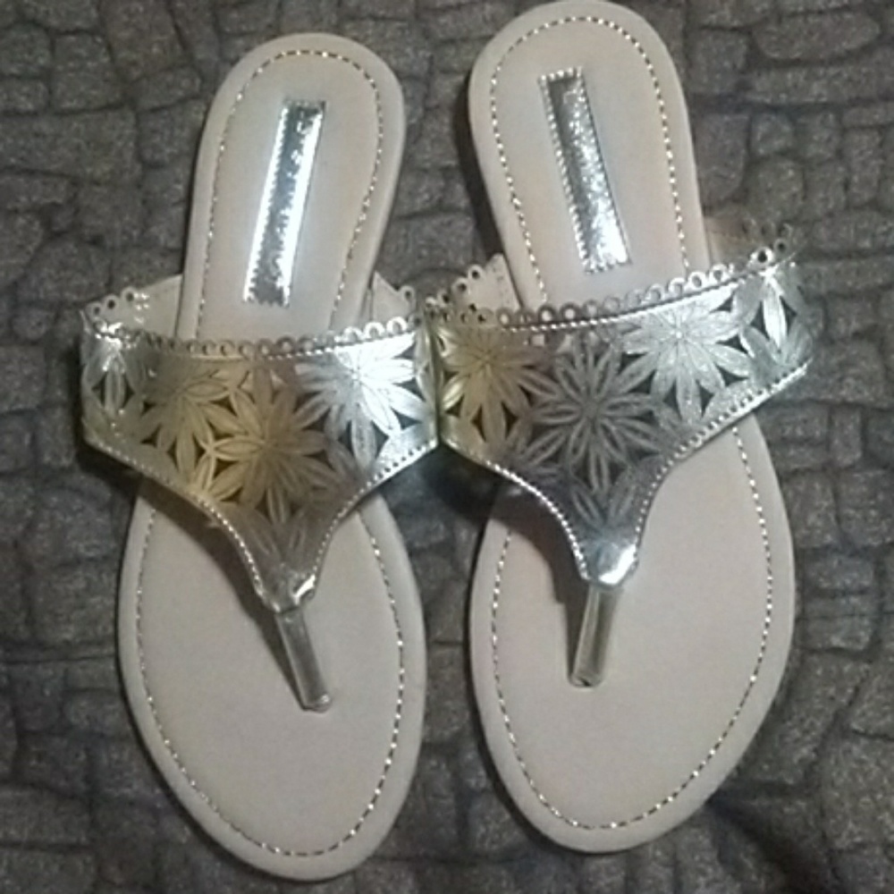 Cute Gold flip flop sandals